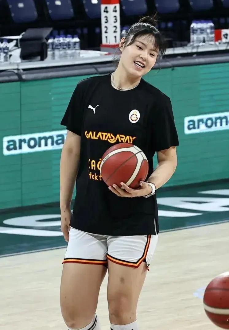 限制对手速度是关键宫鲁鸣：日本女篮暴露体能问题
